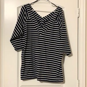 NWT! V Neck Navy & White Tunic!